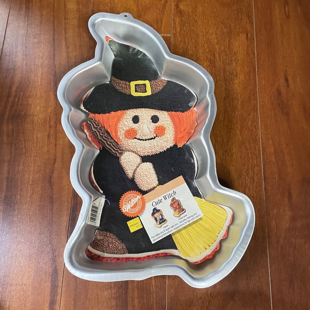 New 1993 Wilton Cute Witch Cake Pan Mold Halloween